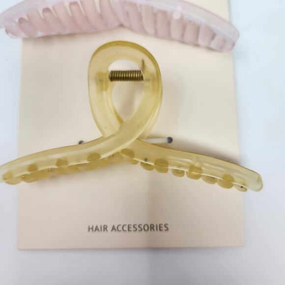 Ettika Hair Accessories Claw Clips - Set of 2 New in Package - Picture 3 of 5